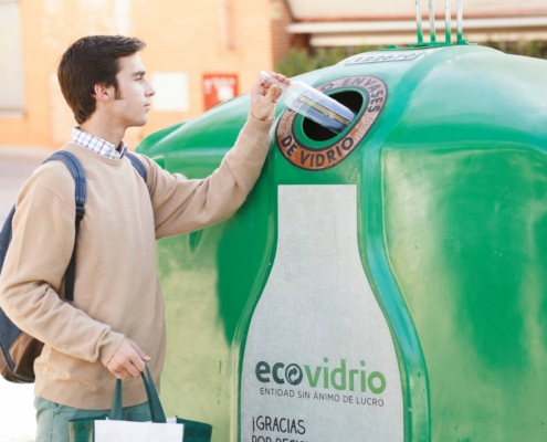 Manilva-cuarto-de-Andalucía-en-reciclaje-de-vidrio